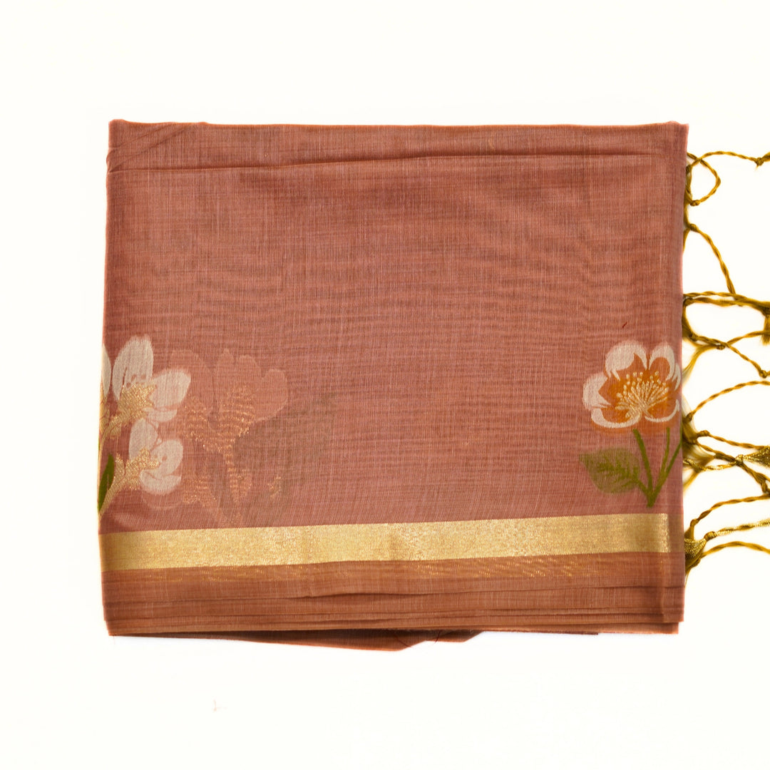 Silk cotton saree with Jamdhani floral weaving.