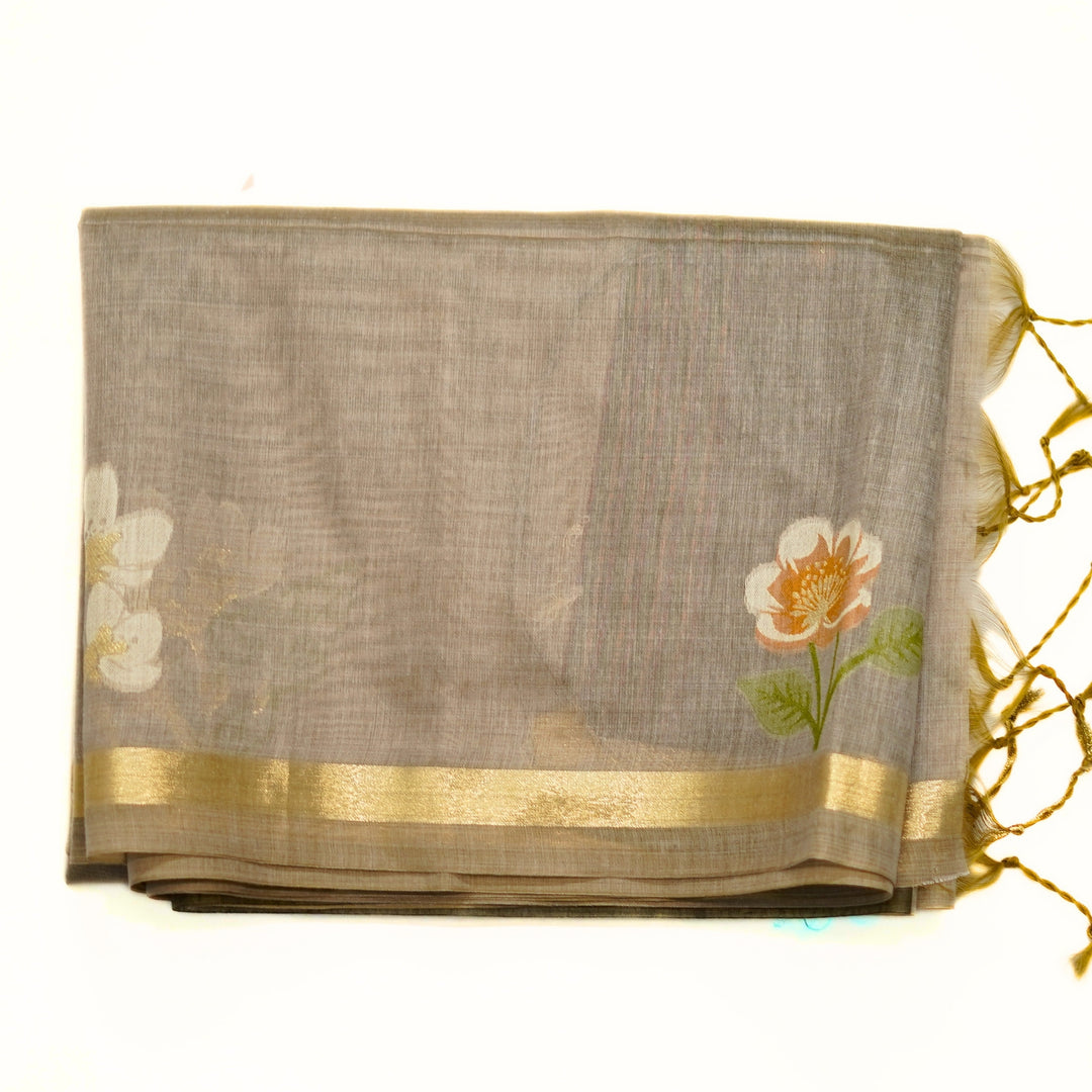 Silk cotton saree with Jamdhani floral weaving.