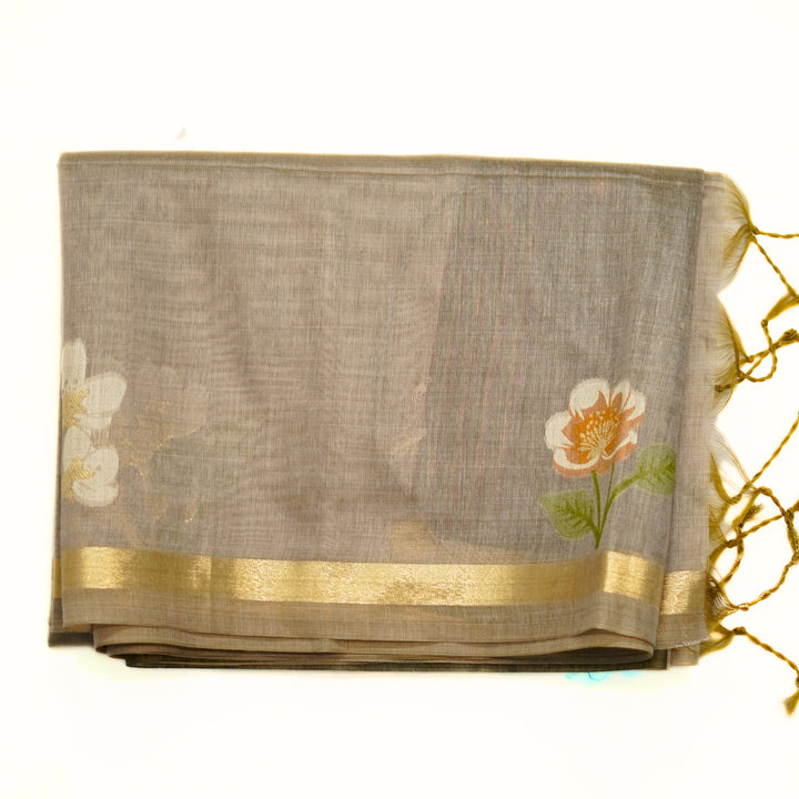 Silk cotton saree with Jamdhani floral weaving.