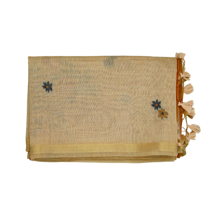 Cotton silk saree with jamdhani weaving on pallu and pleats.