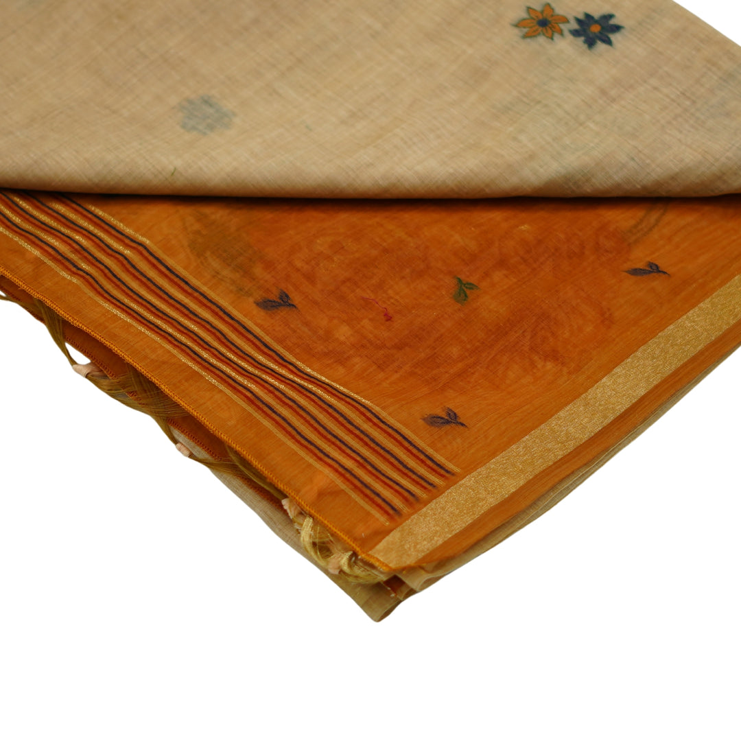 Cotton silk saree with jamdhani weaving on pallu and pleats.