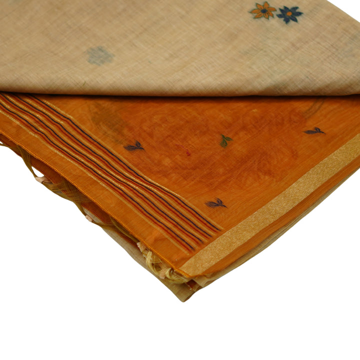 Cotton silk saree with jamdhani weaving on pallu and pleats.