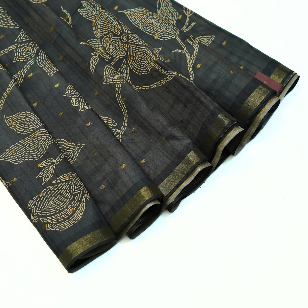 Digital printed tussar with kantha print.